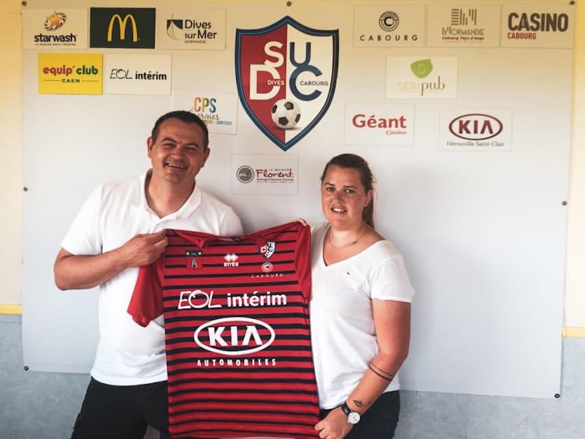 SUDives_Cabourg's tweet photo. 📢 MERCATO FÉMININES 🔴🔵

Le SUDC a trouvé sa nouvelle coach pour les seniors Féminines !
Marion Laurent arrive de l'AJS Ouistreham et aura à cœur de continuer à faire grandir notre section féminine.

Bienvenue Marion ! 👏 https://t.co/NKQ44qRMma