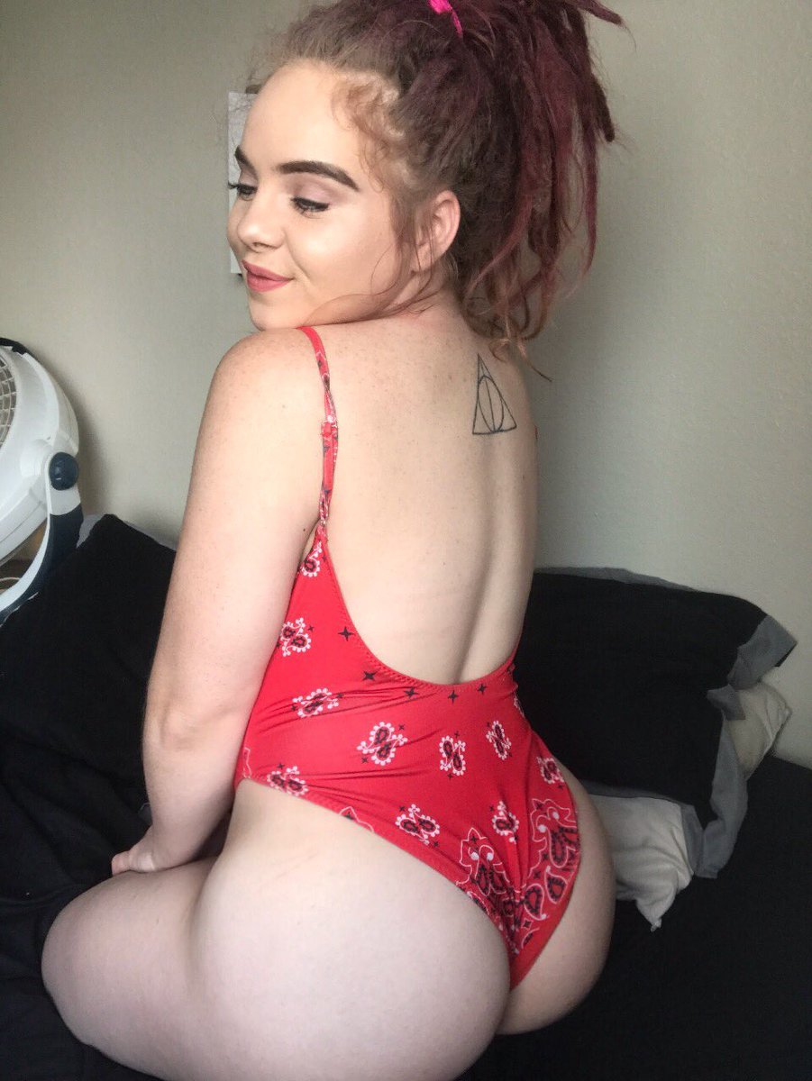 Andrea_luv21's tweet photo. Who wants to go for a swim today? #camgirl #swim #bathingsuit #red #HappyBirthdayAriana #FridayMotivation #COVID19 #PRIDE2020 #onlyfans #AssChellenge #cheeks #LiveAllOut https://t.co/VcoVI8e2xw