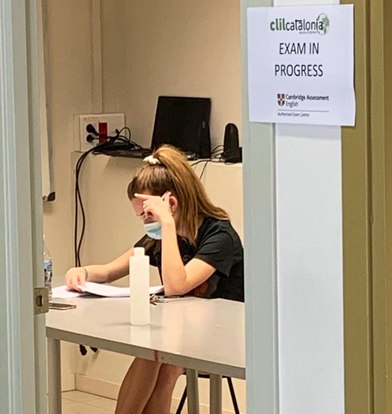 ClilCatalonia's tweet photo. Ens preparem per a l'examen oficial del pròxim juliol! Hem fet una prova pilot del #firstcertificate que ha tingut en compte totes les mesures de seguretat per la covid-19 😷💪✍️

#examinprogress #learningisfun #loveteaching #English #covid19 #manresa #santjoandevilatorrada https://t.co/mQAFgsRh7O