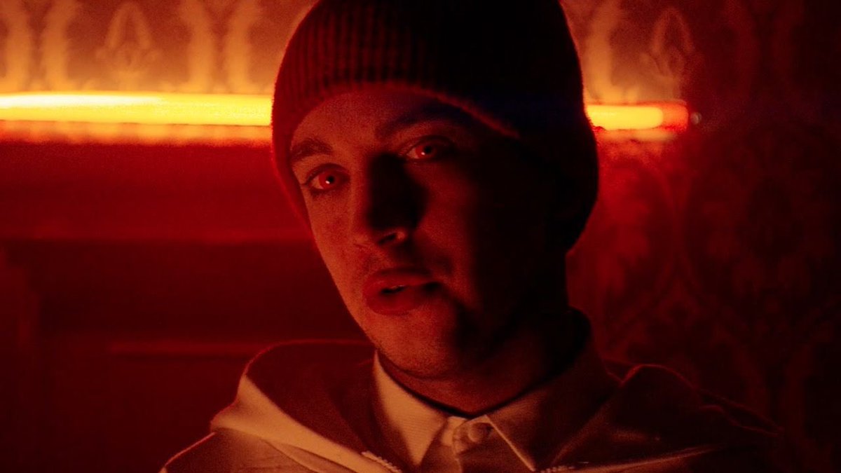 most powerful twenty one pilots music video moments; a thread: