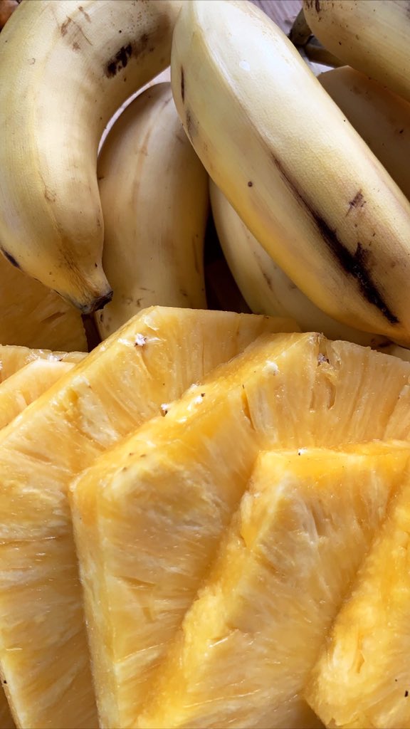 JJufko's tweet photo. “I could never go vegan,” said the person I never asked. #veganfood #foodie #humor #FruitFriday #Vegan https://t.co/Jq2IGwIgew