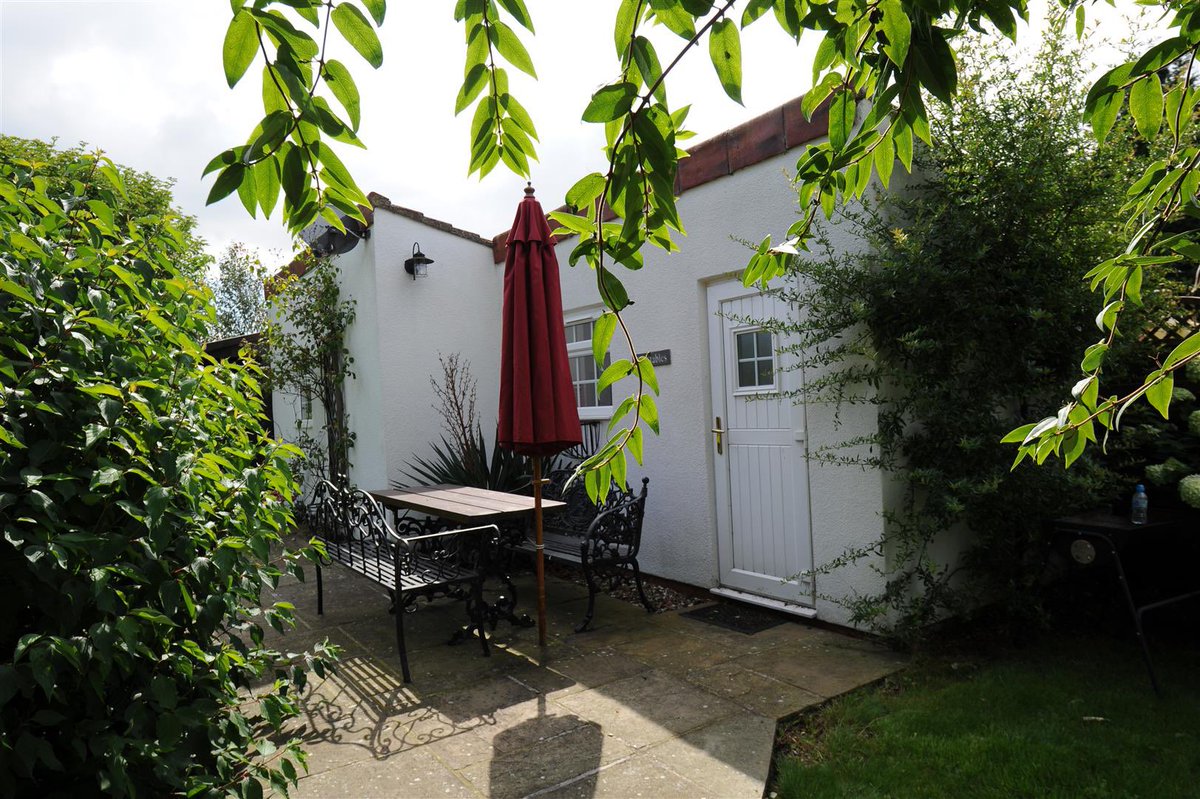 AldersonEstateA's tweet photo. Working from home and needing a detached office/studio space...then look no further as you’ve found it!

Tunstall Village, Catterick 

https://t.co/bHepn7LI4h https://t.co/kb5l5xhwCw