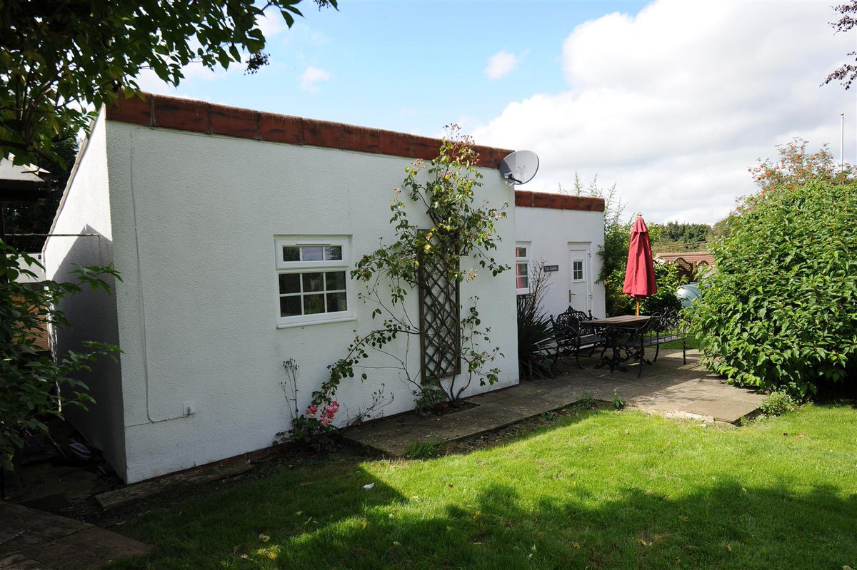 AldersonEstateA's tweet photo. Working from home and needing a detached office/studio space...then look no further as you’ve found it!

Tunstall Village, Catterick 

https://t.co/bHepn7LI4h https://t.co/kb5l5xhwCw