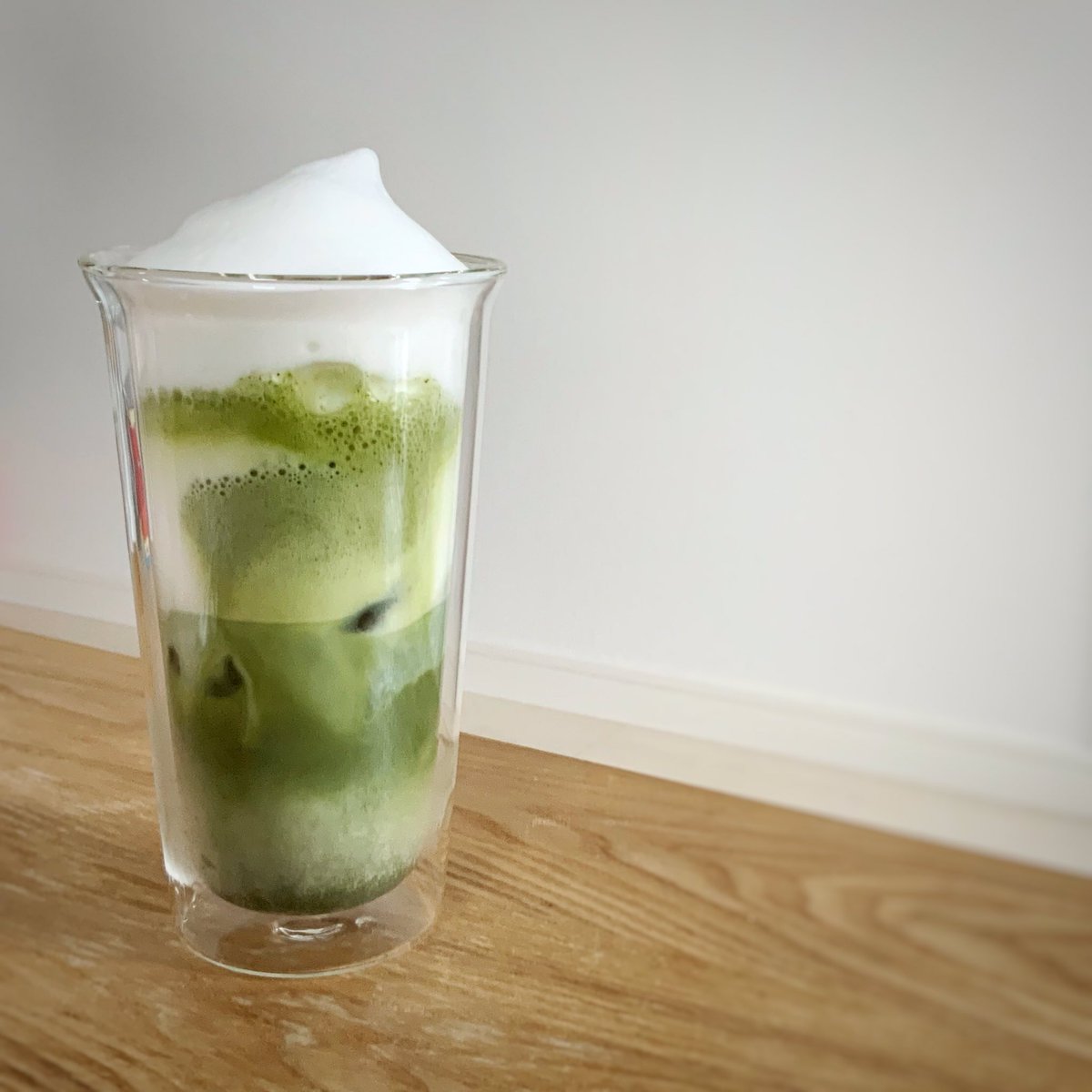 mmm_miow's tweet photo. カフェが好きすぎて
カフェに行けない期間我慢できなくて
抹茶ラテをおうちで作るようになりました。

ミルクフォーム作るのが楽しい…😍

明日は黒蜜入れて飲もっと♪ https://t.co/BYmRiVZrbx