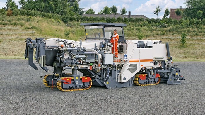 Superspecialist vehicles doing heavy jobs.