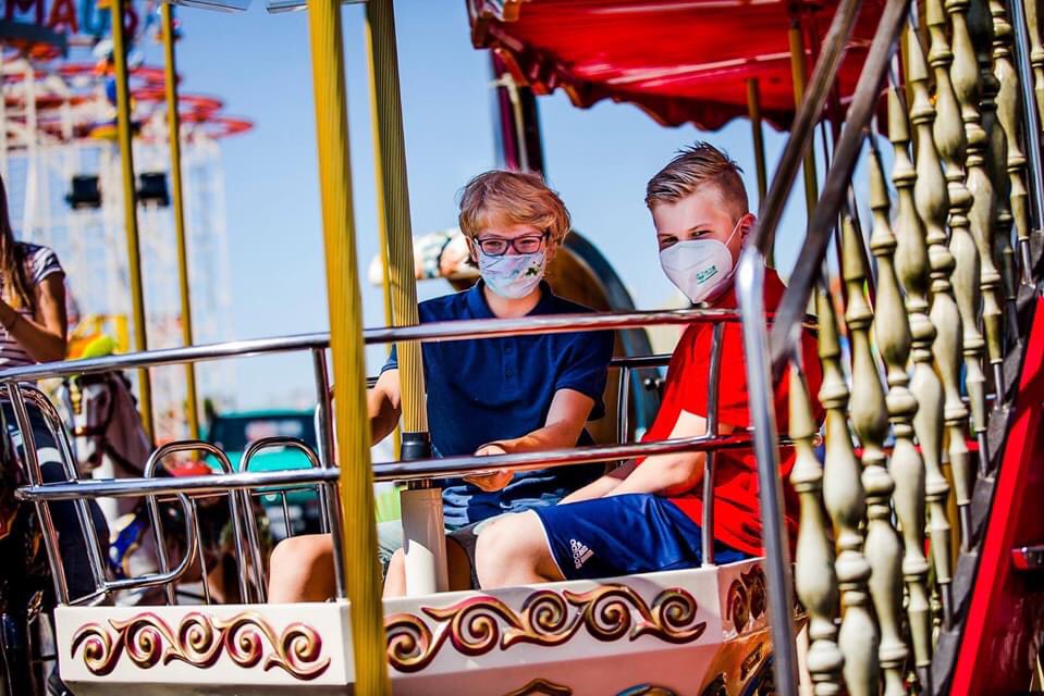 duesselland's tweet photo. Auf dem Gelände sowie an jedem Fahrgeschäft sind Desinfektionsmittelspender aufgestellt! 

Einsteigen, losfahren 😉 geniessen!

Folgt uns auf Instagram https://t.co/biEw57qwRm

Vielen Dank an Anne Orthen für die schönen Aufnahmen. https://t.co/QnpPPaM4Oi