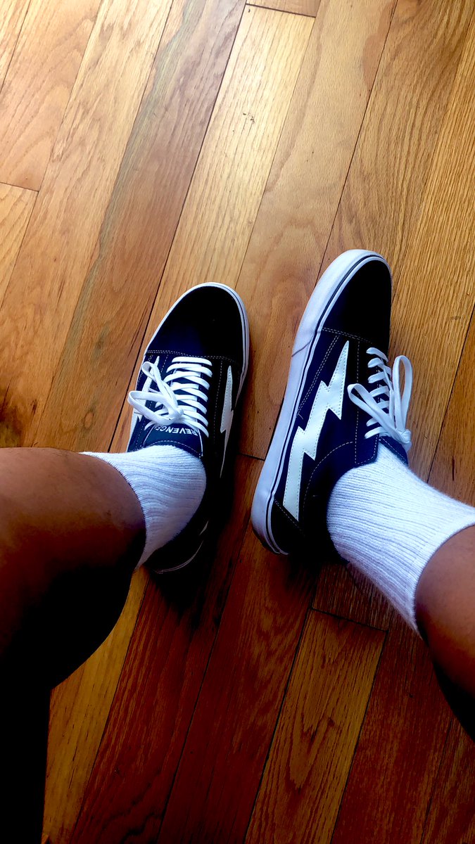 carlpierre's tweet photo. @MikeDSykes Rocking the Revenge Storms + high socks look, easy breezy summer staple https://t.co/efFd06M90P
