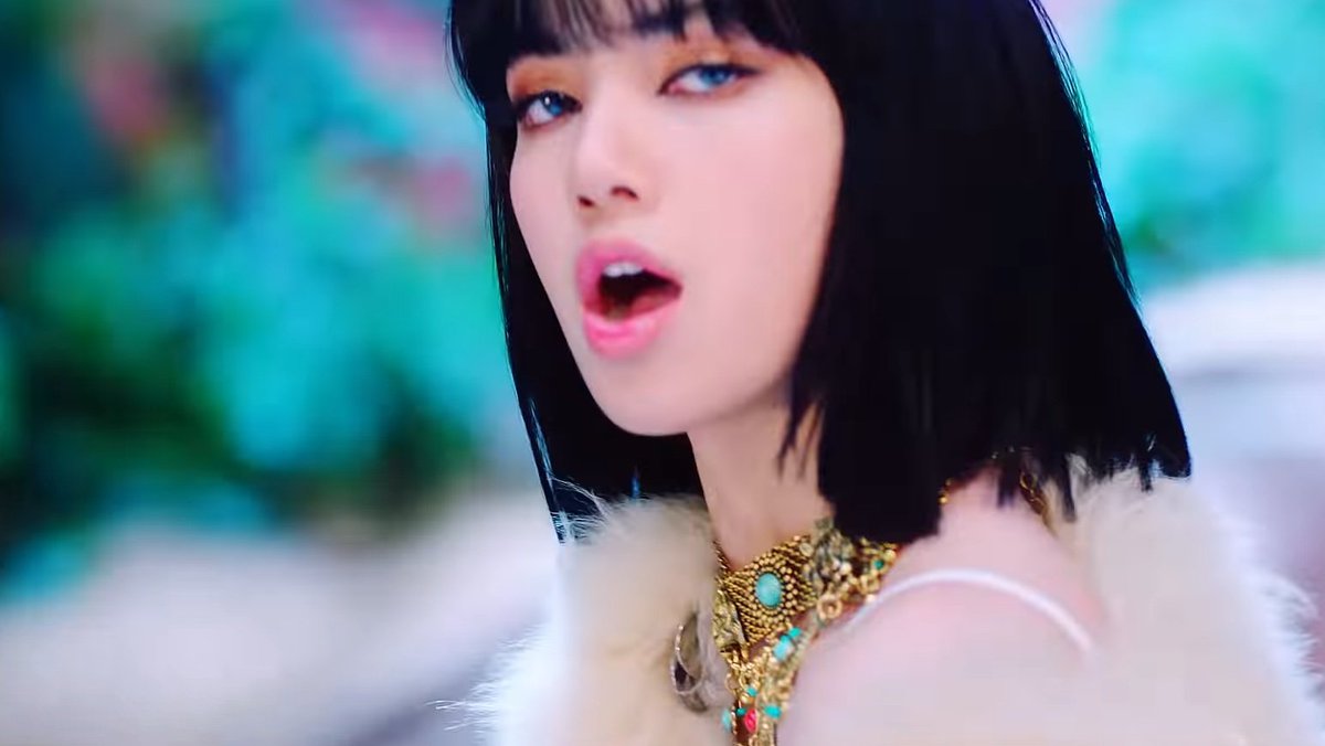 lalalhaine07's tweet photo. Lisa being the sassy queen 🥺💖
The hair OMG 🔥

#BLACKPINKCOMEBACK 
#blackpink
#LISAHowYouLikeThat https://t.co/McJzdXFgSe