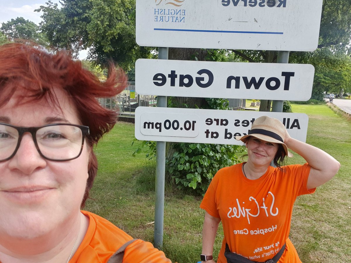 StGilesSutton's tweet photo. A windy end to a very warm #solsticestroll with @CEOStGiles Love to have so many people say hello while we did our 10km round #suttonpark for @StGilesHospice Now cooling off with more ice cream! https://t.co/ym4HXpJx7e