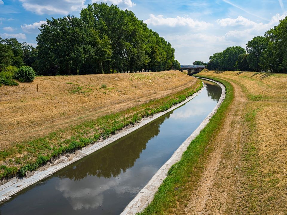 EGLVde's tweet photo. Mit dem @RuhrKonferenz-Projekt „#KlimaresilienteRegion mit internationaler Strahlkraft“ stellen wir uns dem #Klimawandel. 🌦 Auch das Land #NRW @umweltnrw, die @dwa_ev, die #LINEG und der @ruhrverband1913 beteiligen sich an der #KRIS – gemeinsam in der #Chancenregion. 😊 https://t.co/4uwbrIG2n6