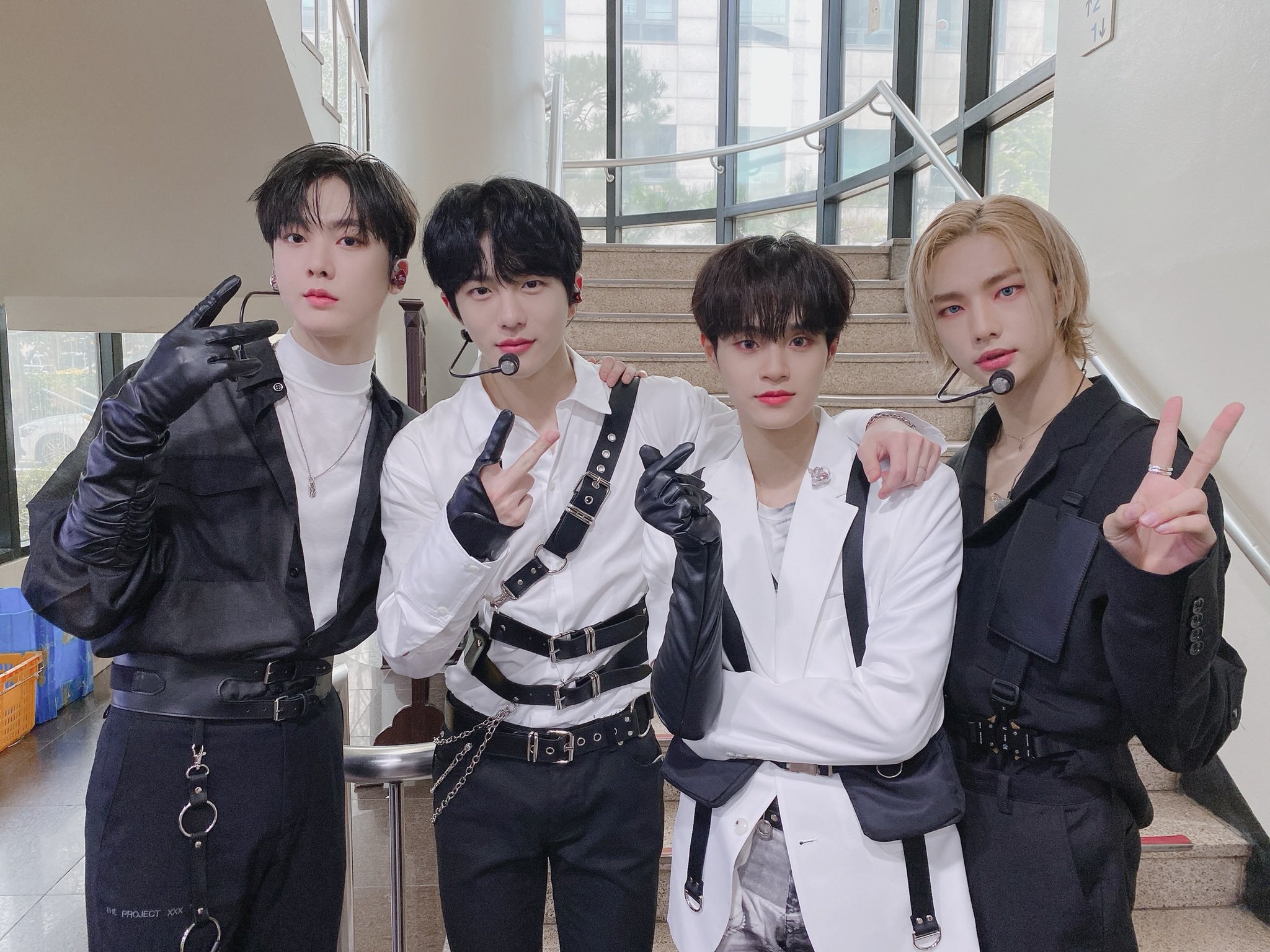 X-এ Stray Kids Global: 