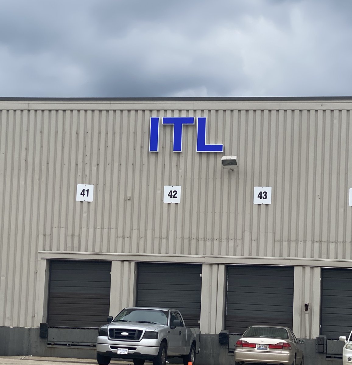 ITLChicago's tweet photo. Thank you @OlympikSignsInc for the new sign at our Bedford Park location! Drivers will have no problem finding us now! https://t.co/NVvMZU6dub