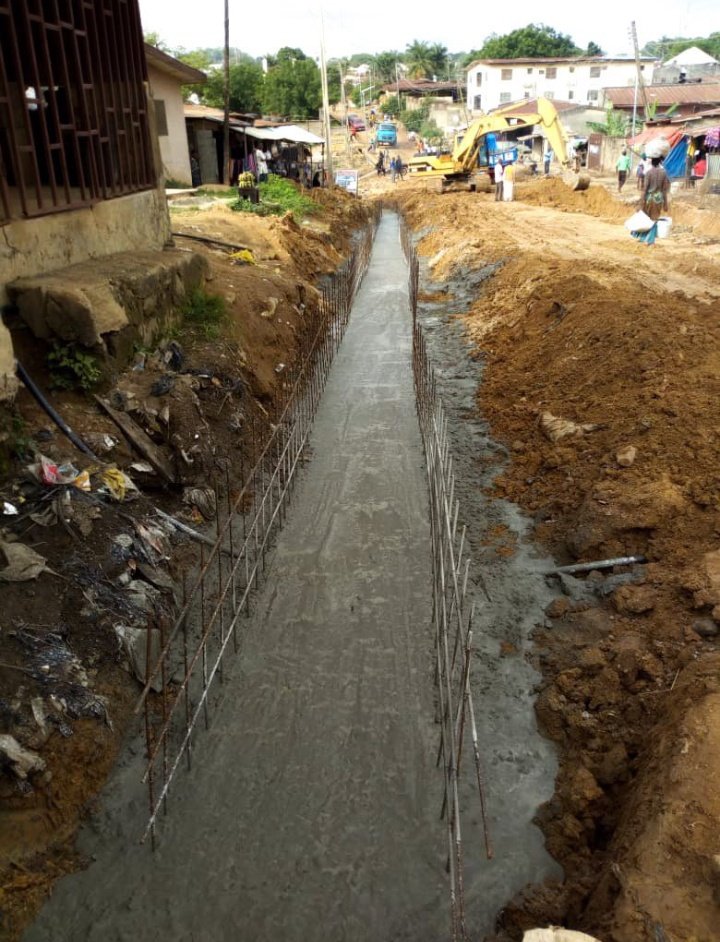 TheShehus's tweet photo. @Umar_fryda @abusbello @itz_Lucho @Kheeng_jay @saddix_02 @faroukumarfk @Mabrovq @Abvbakarr @Benzemanas @MuhammadBkk Impressive. @GovNiger providing Critical Road Infrastructure to Citizens.
#Nigerlite
#LoloIsWorking
#Abubakar #Sani #Bello
#Suleja #NigerState
https://t.co/IOH7GG29dX https://t.co/zVQDrEwajl