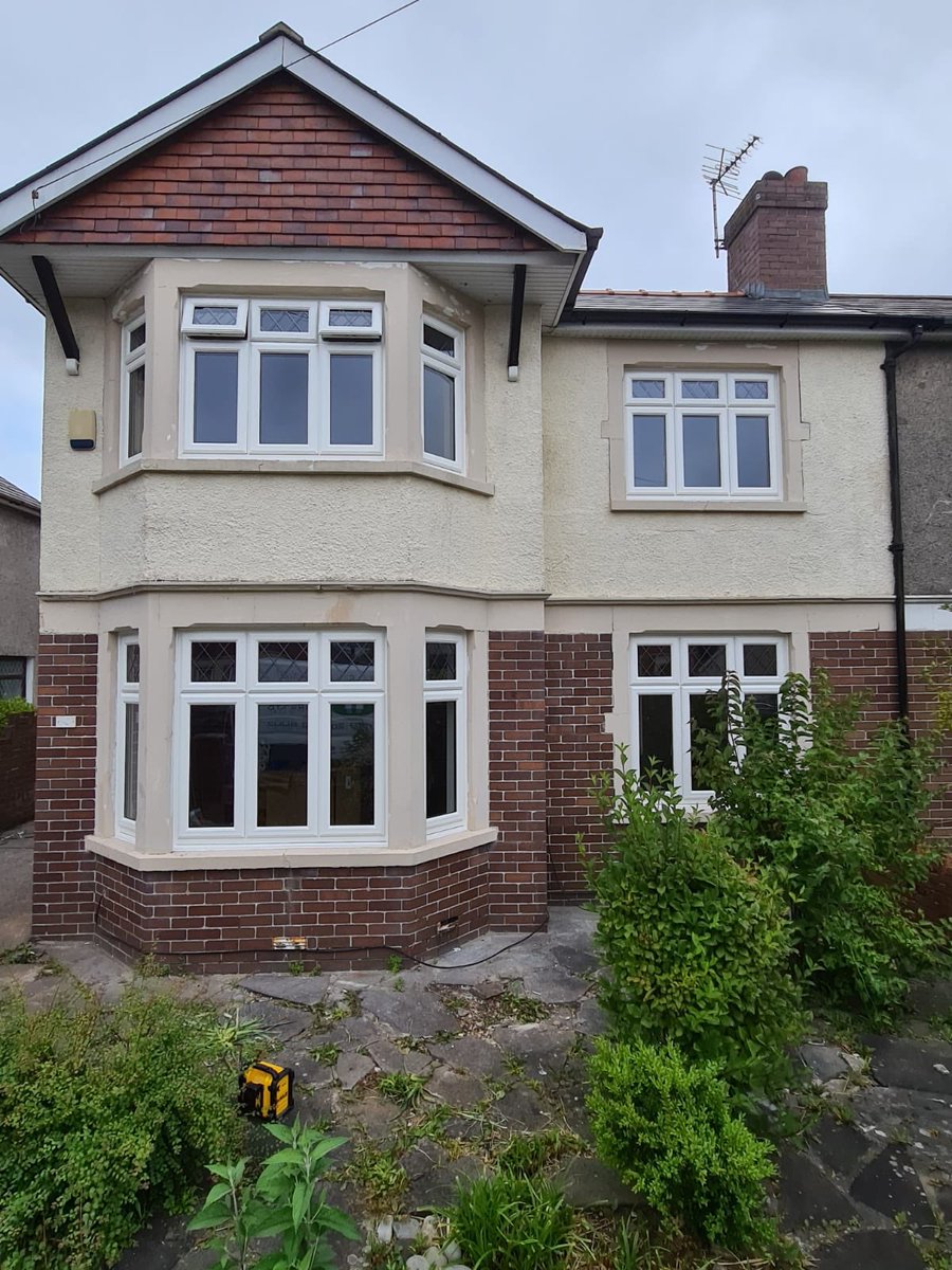 Heathwindows80's tweet photo. An install of @eurocellplc windows installed in #llandaff this week. Dummy sashes when there are non openers for balance... #llandaff #cardiff #dummysashes #leaddesigns #upvcwindows https://t.co/JkRxwk4Q1T