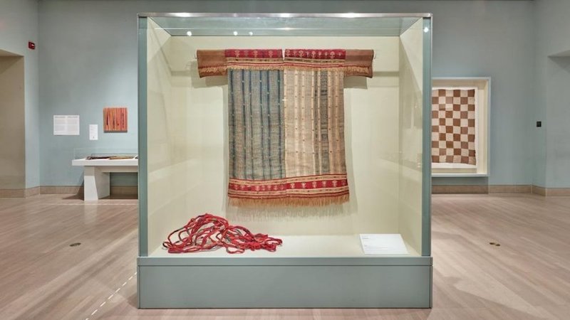 Sheila Hicks creates unique, out-of-the box textile works!

nazmiyalantiquerugs.com/blog/sheila-hi…

#artists #sheilahicks #textiles #sculpture #musuem #architecture #art #design #weaving