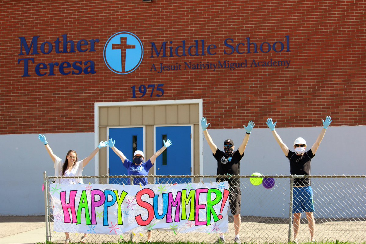MTMSRegina's tweet photo. That’s a wrap - Happy Summer! Special thanks to students and staff for their dedication, work and creative engagement throughout the past 3 months! #happysummer #weareinthistogwther https://t.co/aWfvl9joyw