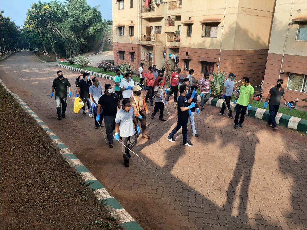 JindalFndn's tweet photo. Be the CHANGE you want to see in the world.

Swachhata Abhiyan by employees at #JSPLBarbil https://t.co/xqnYn82Bcp