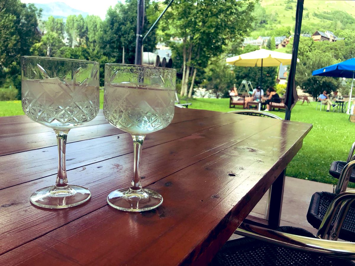 prataloy's tweet photo. ¿Cuál es la frase mas repetida de los que acuden al #PratAloy? QUE BIÉN SE ESTÁ AQUÍ #Restaurant #RestaurantsReopen #restaurants #ValledeAran #ValldAran #ValdAran https://t.co/m0X8qTlX7H