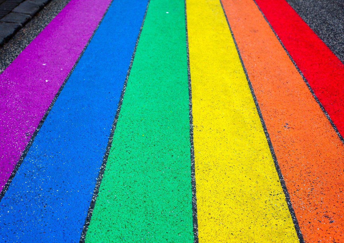 BayPathSCLP's tweet photo. TODAY! Join us between 1-5 at @Bay_Path  to #ChalkYourPride by creating a chalk mural on campus- but RSVP is required because of social distancing requirements. Save your spot here: https://t.co/sWDvYOXiZT… <CSB https://t.co/xzybNlulAD