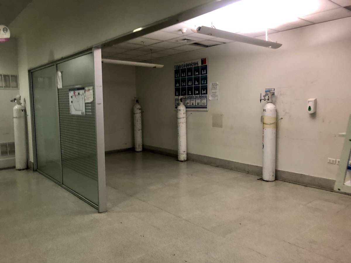 MagdaGalarce's tweet image. Así amaneció hoy nuestro Servicio de Urgencia en @Hosp_EloisaDiaz, sin pacientes en VM y sin usuarios en espera d atención. Esto muestra q estamos dando respuesta a la alta demanda y q las 58 camas UCI implementadas, por ahora, parecen ser suficientes. No bajemos los brazos! 💪