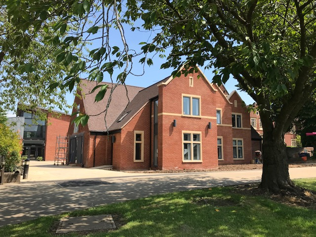 Latest images from Ottilie House <a href="/BromsSchool/">Bromsgrove School</a> great attention to detail #context from the team <a href="/AH_Robothams/">Andrew Haines</a> <a href="/ChrisbchipsNz/">Chris Ballantine</a> <a href="/Edarch75/">Edward Wasdell</a> and contractor <a href="/EGCarterCoLtd/">E G Carter & Co Ltd</a> <a href="/samwgcarter/">Sam Carter</a>  #education #schools