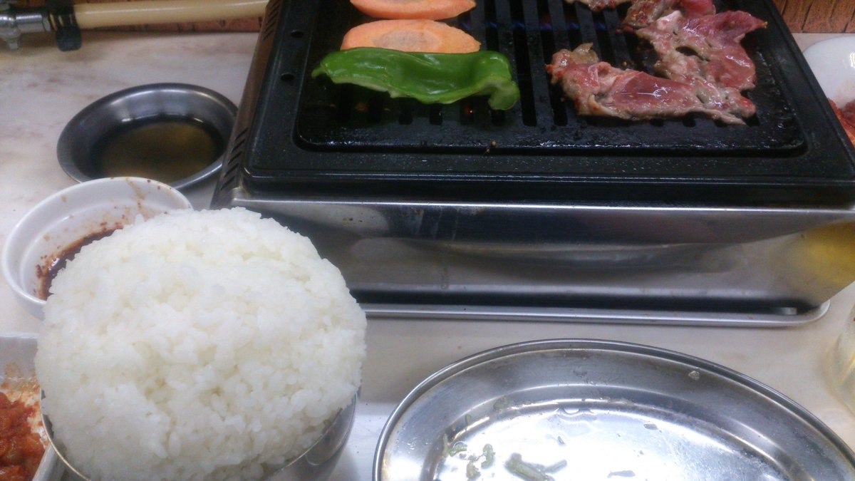 清水ねこ うおォン 俺はまるで人間火力発電所だ 孤独のグルメに出てきた川崎市八丁畷の焼肉つるやへ行ってきました 注文したのは ジンギスカン カルビ ギャラ シビレ コプチャン キムチ チャンジャ 大盛のご飯 ビール 中生 と烏龍茶 2 噂の