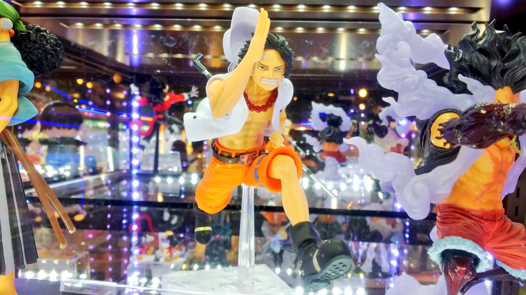 かっちゃんキャッチャー 7月登場プライズ先行展示 ワンピースより One Piece Magazine Figure 夢の一枚 1 Vol 1 ワンピースマガジンvol 5に掲載された 三兄弟がもし海兵だったらという 夢の一枚 がそのまま立体化 ガープまでもが立体化されるこちら