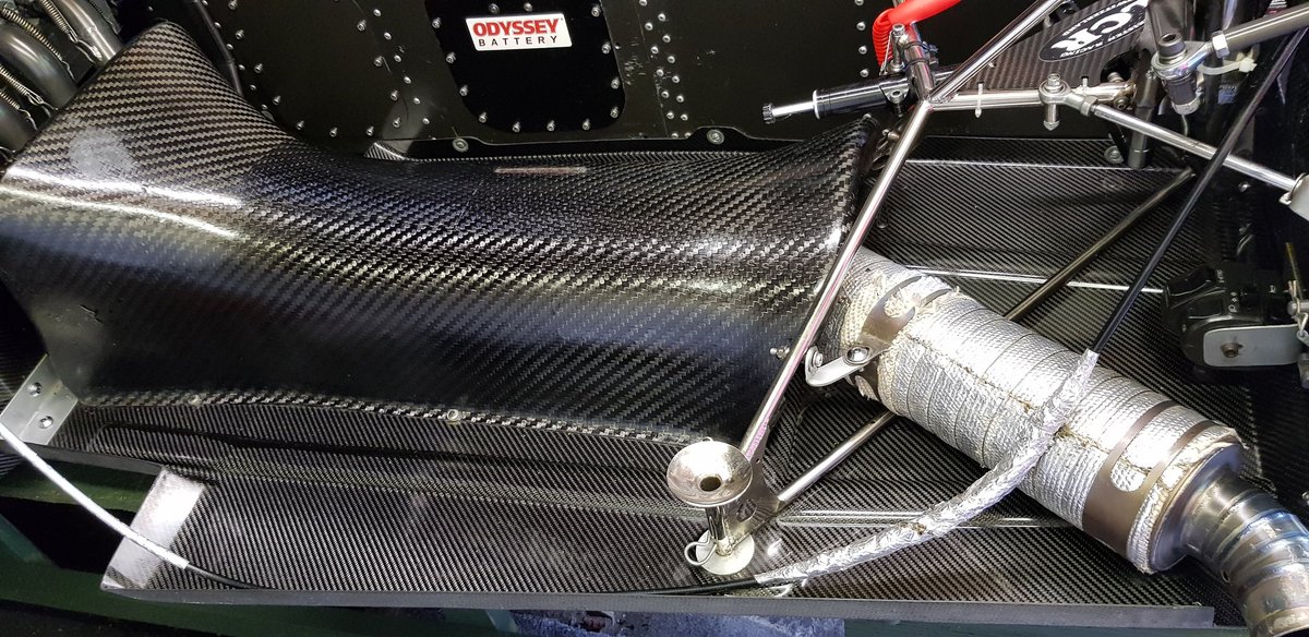 flatinsixth's tweet photo. Called up to our mechanic and engine builder Gary's house today.
He has been meticulously working on the outfit over the winter, new look, engine rebuild and lots of new carbon fibre!! π
Off to knockhill next weekend for a sidecar track day!
#GaryRobinsonPerformance π https://t.co/HEROCWEFmh