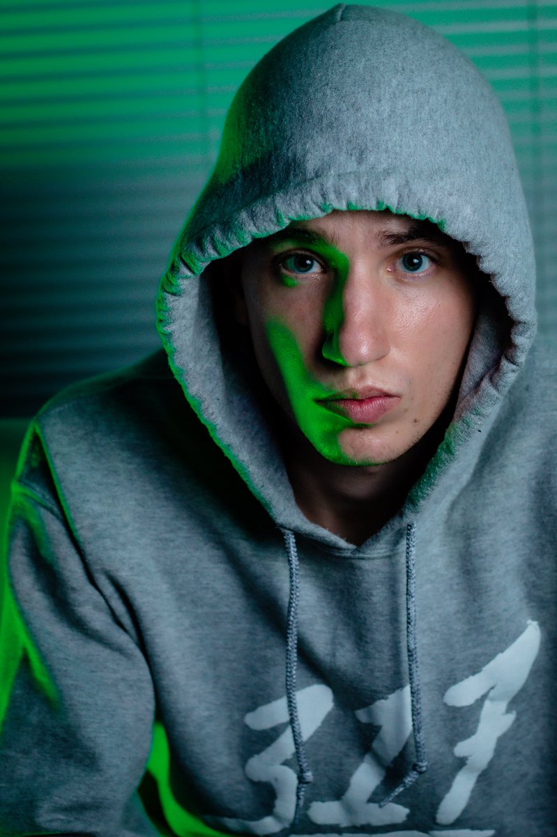 ITS_TH3_GOAT's tweet photo. Green light special #GOATSHOT https://t.co/9w9m8p5eXx