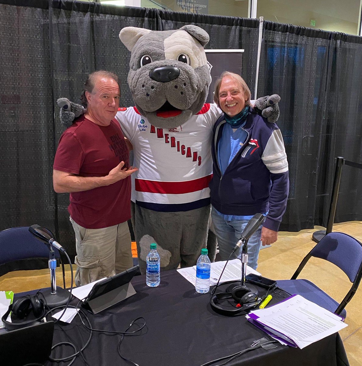 bestechlmascot's tweet photo. Hung out with @CarterBloodCare and the @LoneStar925 blood drive today to encourage others to give! #savinglives #donateblood #3pints https://t.co/3RQg6elVWO