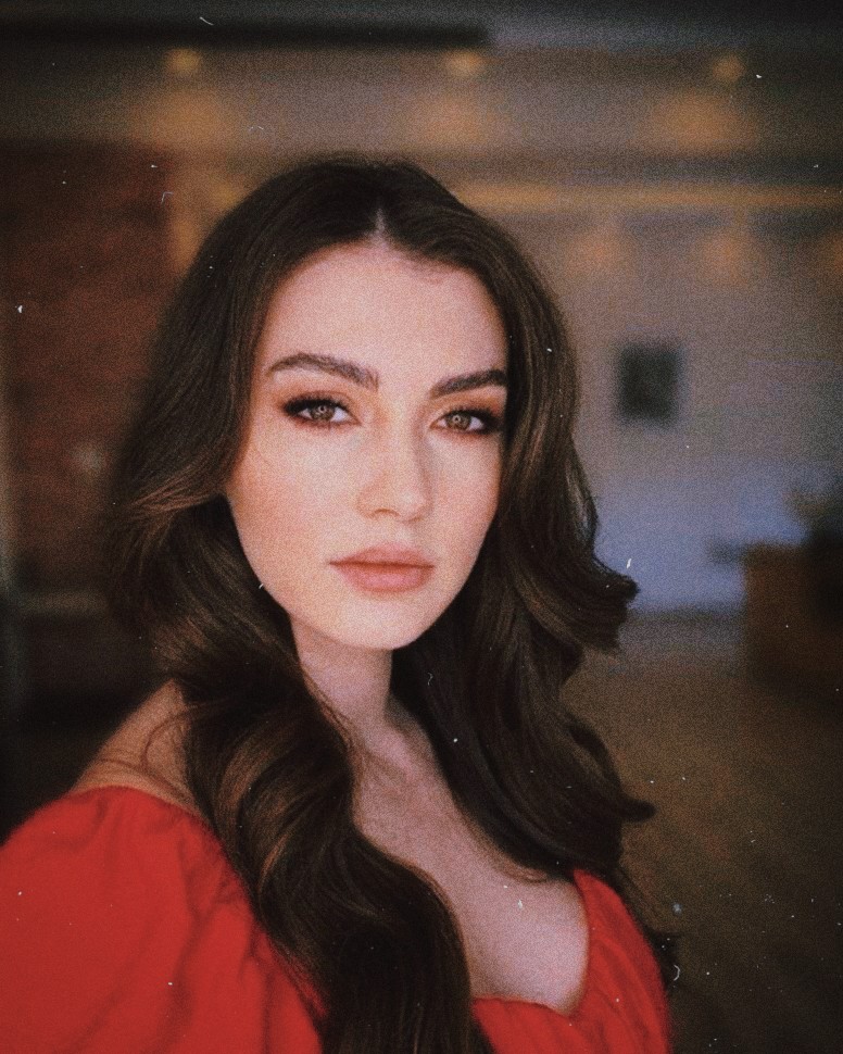 Бурджу озберк. Бурджу альптекин режиссер фото. Озберк burcu özberk. Бурджу озберк актриса. Бурджу голгедар.