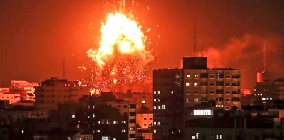 Islametinfo's tweet photo. #Gaza est en ce moment même bombardé !

Qu'Allah les sauve des injustes ! https://t.co/m1h7bovhPT