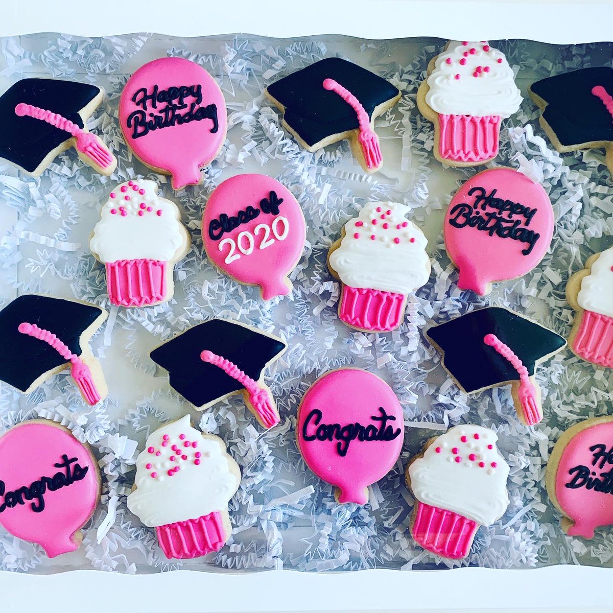 NadiaGundert's tweet photo. A pink grad / bday set ๐๐ this was fun! #gradcookies2020 #gradcookies #birthdaycookies #pinkcookies #cookiedecorating #sweettreatsbynadia #ygklocal https://t.co/4tuWeVCQax