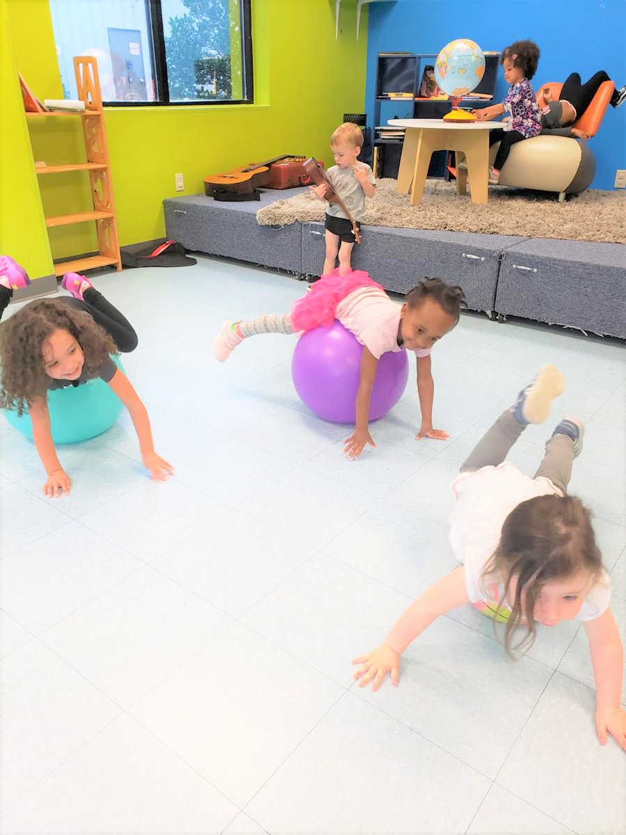Spanish4Fun's tweet photo. WAKE FOREST | Our Spanish Adventure Camp is such a success! We're wearing the brightest colors, put our sunglasses on, and we're dancing to the rhythm of the music! 
.
.
.
.
.
.
#raleigh #cary #wakeforest #northcarolina #spanish #education #teachers #children #family #preschool https://t.co/i14ASdAr1f
