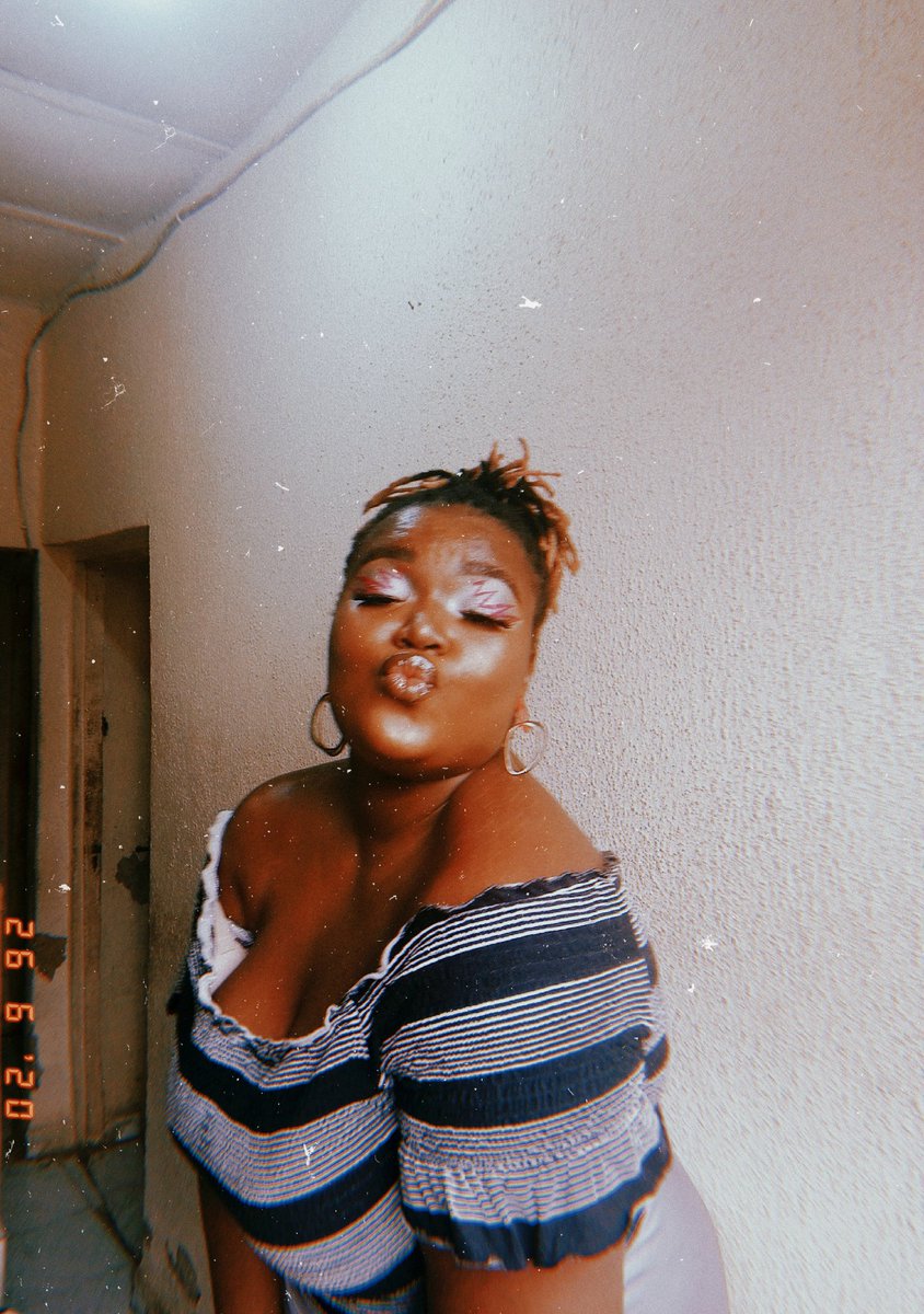 Fatshionistaa's tweet photo. Sis is gold . Always a queen . 🌈
.
.
.
.
#BBNaijaVsHouseOfMoses #Justice4Waiguru #LskCartels #HowYouLikeThat #PRIDE2020 #TurnUpFridayWithPepsi https://t.co/M5YZHNqejN