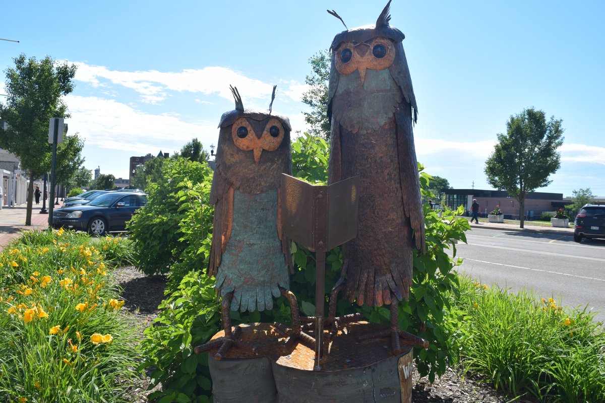 MuskegonTimes's tweet photo. Community celebrates unveiling of four new sculptures in downtown Muskegon: https://t.co/zAMfgtSCvR https://t.co/wkb42RJPZx