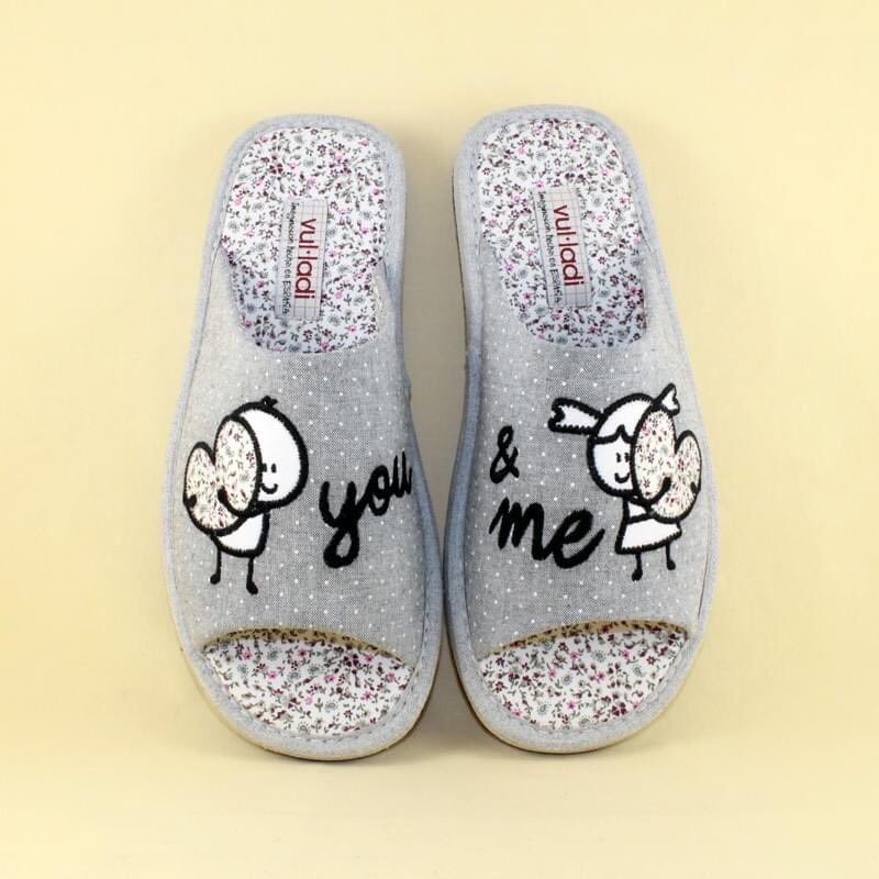 VulladiOfficial's tweet photo. Lo más importante: Tú, Yo; Nosotros ❤️ #zapatillas #slippers #vulladi
https://t.co/txMpviFxki https://t.co/xN4nmHg1Wh