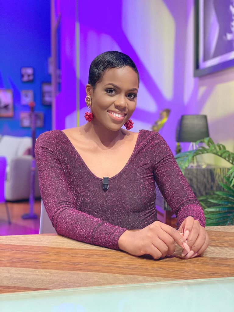 ImageNationPR's tweet photo. #INCLIENT
Qui a regardé #LifeTv ?????
Nous étions fière de voir notre cliente toute souriante et sublime sur le plateau
1 RT= 1 encouragement
#237REPRESENT
#INWoman. #SophyAiida #WomanOfDestiny https://t.co/tLFs6UzXrX