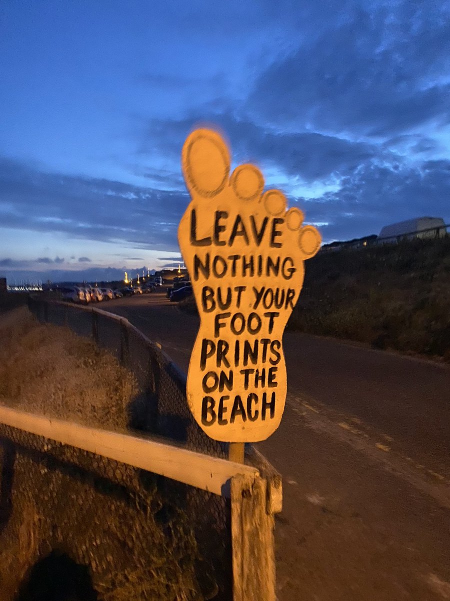 MHNurseAmy_'s tweet photo. Spotted this sign on Southbourne Beach. Be kind to our planet π @Bournemouthecho https://t.co/ykPbAiWhUO