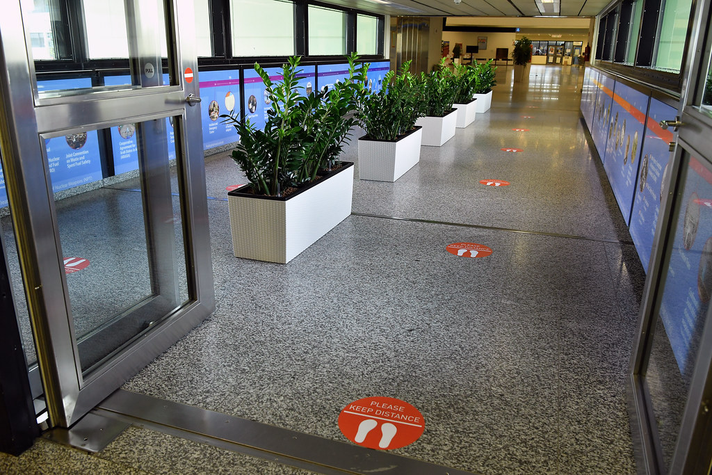 LibraryJournal's tweet image. How to #ReopenLibraries safely for all? LJ talks to security professionals, including Steve Albrecht, author of &apos;Library Security&apos; and three representatives from Margolis Healy and Associates.#LibrarySafety 
ow.ly/dETC50AjaSJ