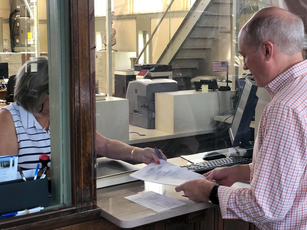 TheBellTolls68's tweet photo. It’s official!!
I was the first candidate today to turn in more than 50 signatures from people across the city on my petition to run for Mayor of Lebanon.
#LeadershipListens
#LeadershipWorks
#LeadershipCommunicates
#RickBellForMayor2020
#VoteNovember3 https://t.co/wh4NcSkpQD