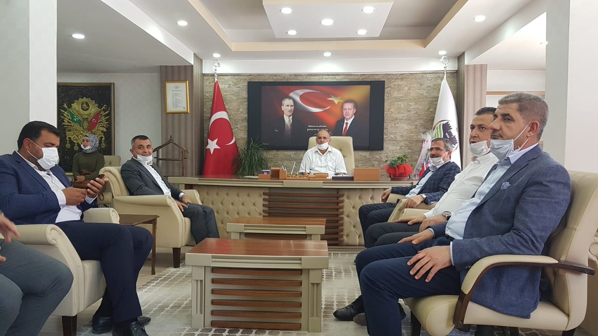 Geçtiğimiz hafta vefat eden Malatya/Doğanşehir Belediye Başkanımız Vahap KÜÇÜK'ten boşalan Doğanşehir belediye başkanlığına Meclis Üyemiz Durali ZELYURT seçilmiştir.

Bu vesile ile vefat eden başkanımız Vahap KÜÇÜK'e bir kez daha Allah’tan rahmet diliyoruz.