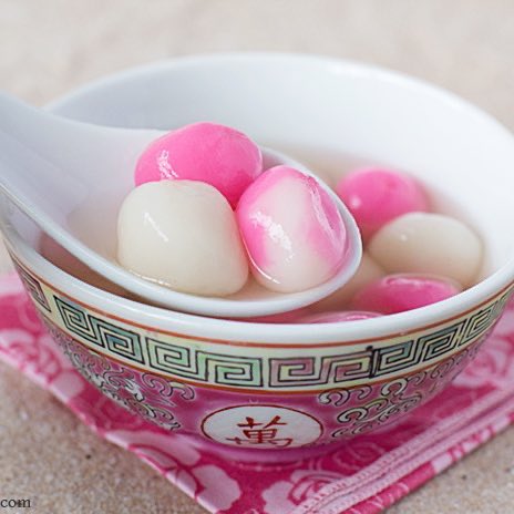 jungkook - 汤圆okthese r not baos theyre a type of dessert but it reminds me of jk :[ little glutinous rice balls in a nice warm sweet soup n i used to make them with my cousins during every chinese year they r very cute and pretty and i associate a lot of gud feelings w them!!!