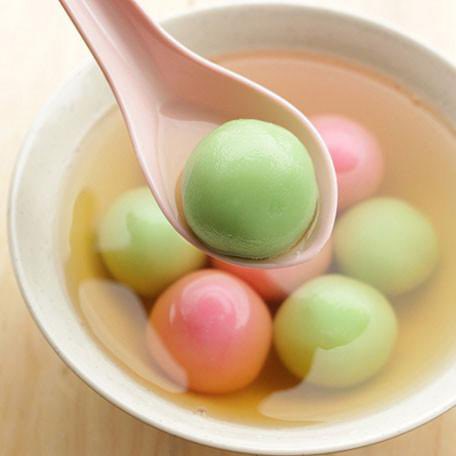 jungkook - 汤圆okthese r not baos theyre a type of dessert but it reminds me of jk :[ little glutinous rice balls in a nice warm sweet soup n i used to make them with my cousins during every chinese year they r very cute and pretty and i associate a lot of gud feelings w them!!!