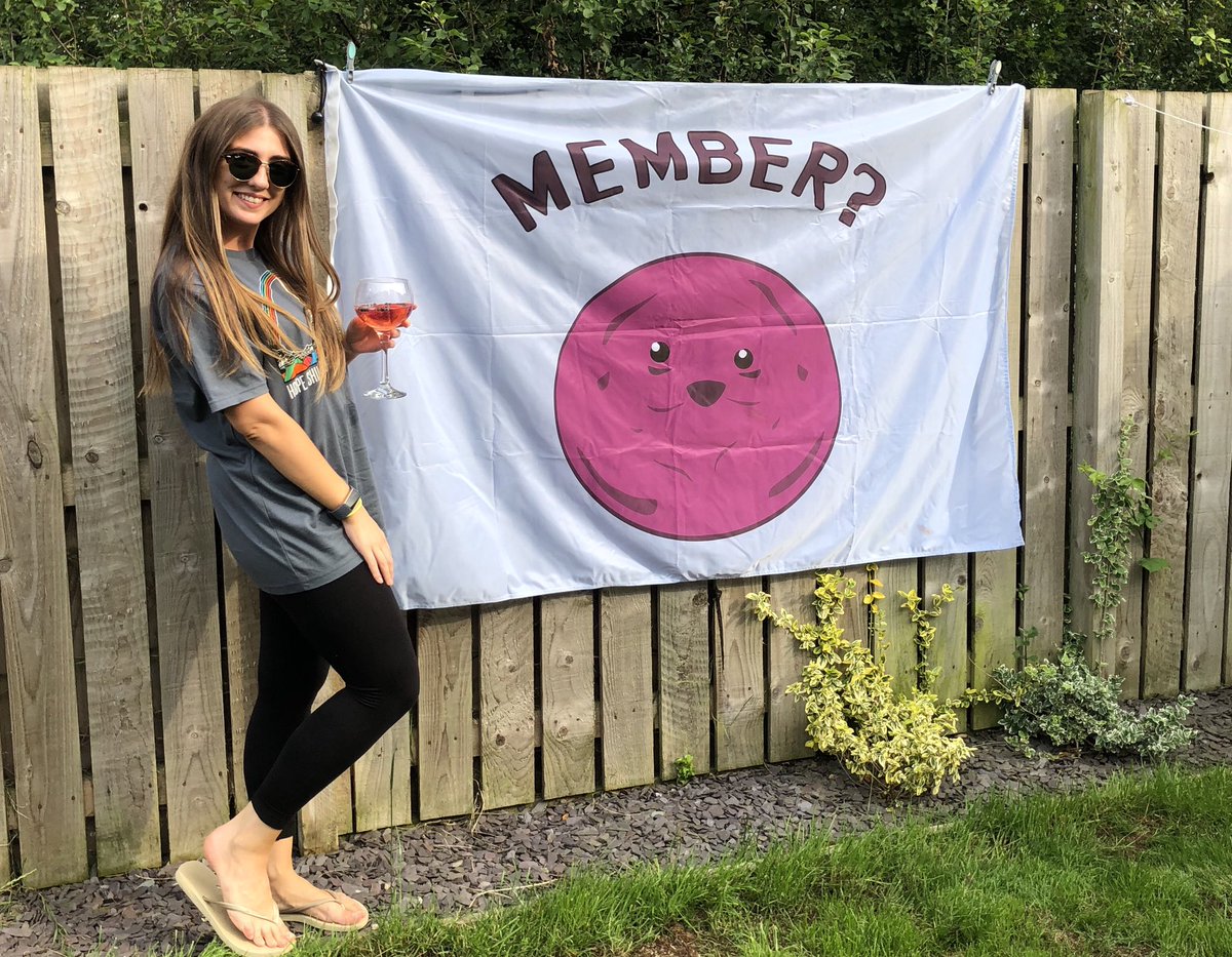 DanielJCurwen's tweet photo. Member life before COVID? Member being able to see who you want? Oh I member @gregrushforth @fcwager @JamesWGray @mjgoodier @Yianna_x @gazaherb @glastonbury @bbcglasto #Glastonbury2020 #GlastonburyAtHome #GlastoAtHome #ohimember #StayAtHomeSaveLives https://t.co/cWSOphJv6Z