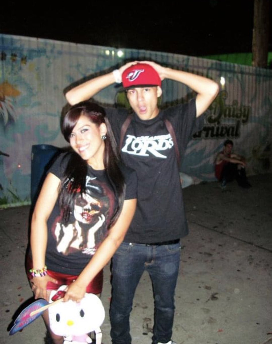 whiskeymami_'s tweet photo. Miss you @awwajay β£οΈ June 26, 2010 #EDC2010 https://t.co/cmXxMhbKMr