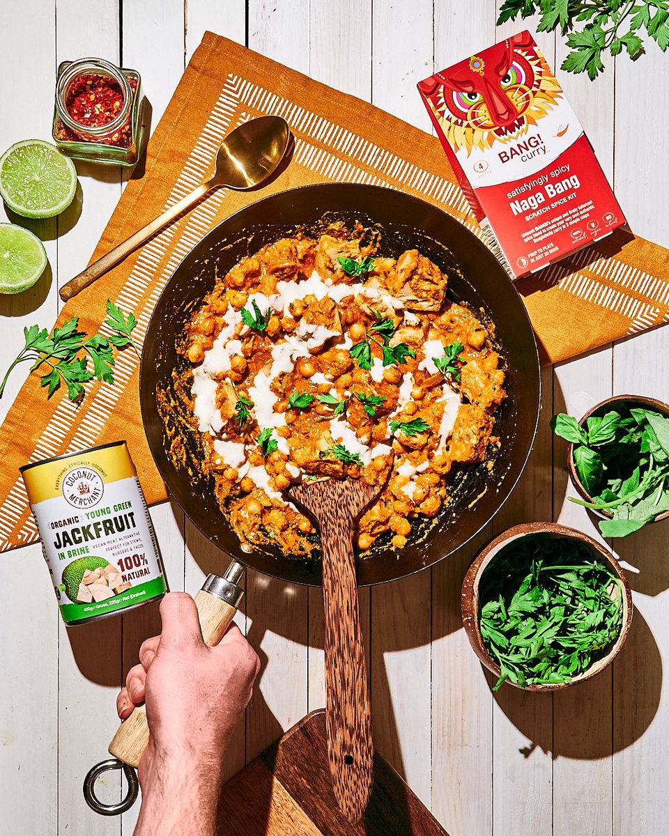 FRIYAY #GIVEAWAY!
For a chance to win a selection of <a href="/coconutmerchant/">Coconut Merchant</a> + @bangcurry products and make one epic curry, simply: 
1. Retweet this post 
2. Make sure to be following both brands 
3. Comment with your favour #HUNGRY GIF!  
Who fancy’s a banging curry? 😎😋