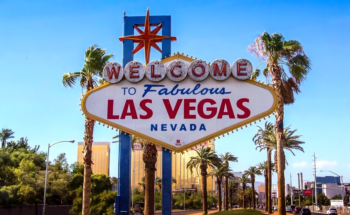 casinocity's tweet photo. This week's Friday Five covers the new face mask requirement in Nevada casinos along with other top stories from @DraftKings and @CircaLasVegas!
https://t.co/bD5QPk3WbE https://t.co/SAfQ2fV9zT