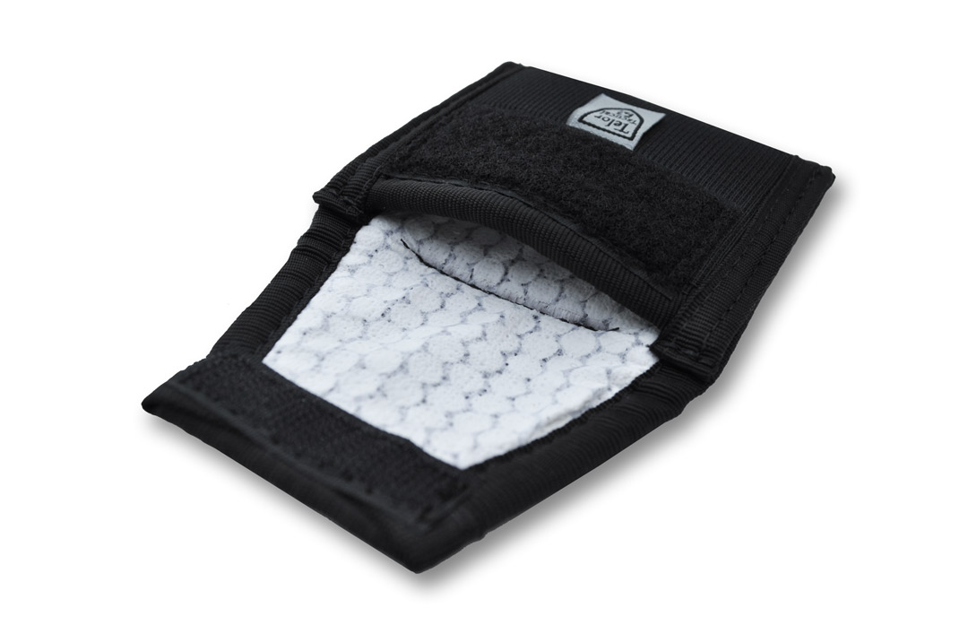 TelorTactical's tweet photo. Did you know we make an innovative way for LE to carry Narcan?
With 2x cool technology your Narcan will never go bad because it got too hot!
#narcan #narcsoc #policesupply #policegear #molle #2xcool #keepcool #telortactical #carry #pouch #savelives https://t.co/edkHNqTTx3