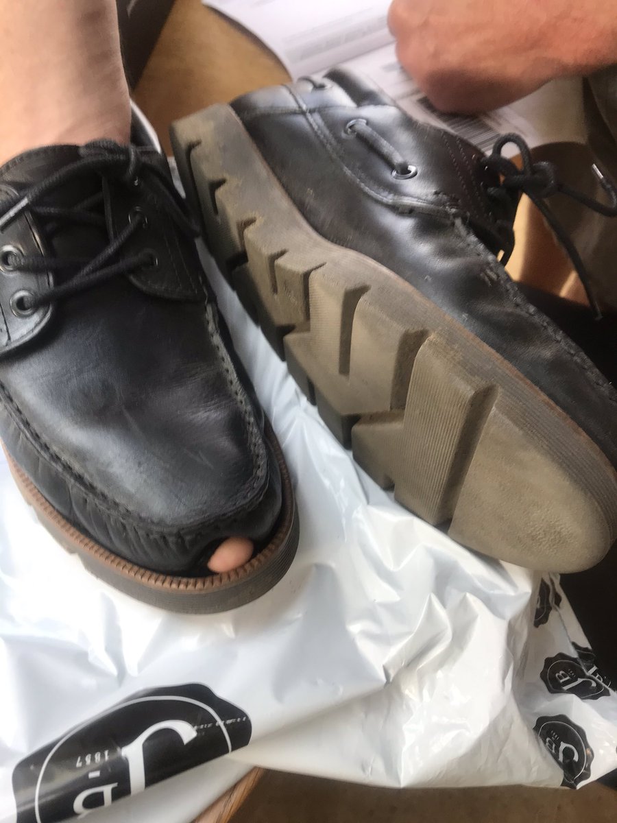dkanderson2's tweet photo. New shoes......Dirty, worn shoes with a hole delivered today @JonesBootmaker where is your quality control https://t.co/PgeoPr2bIb